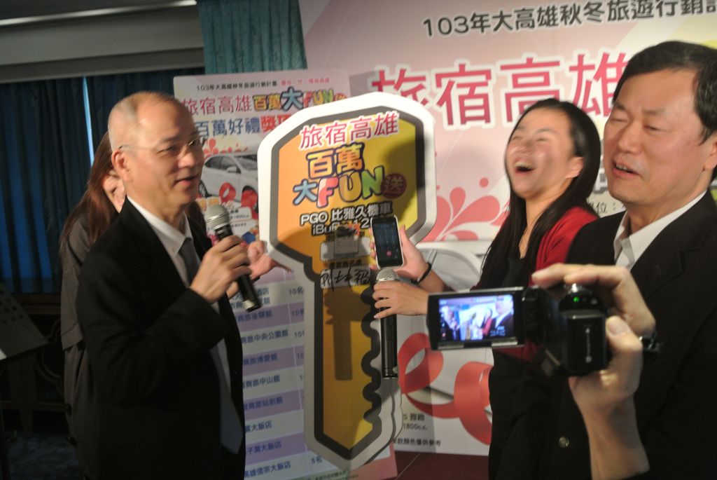 現場CALL OUT頭獎比雅久機車得主貳名-5